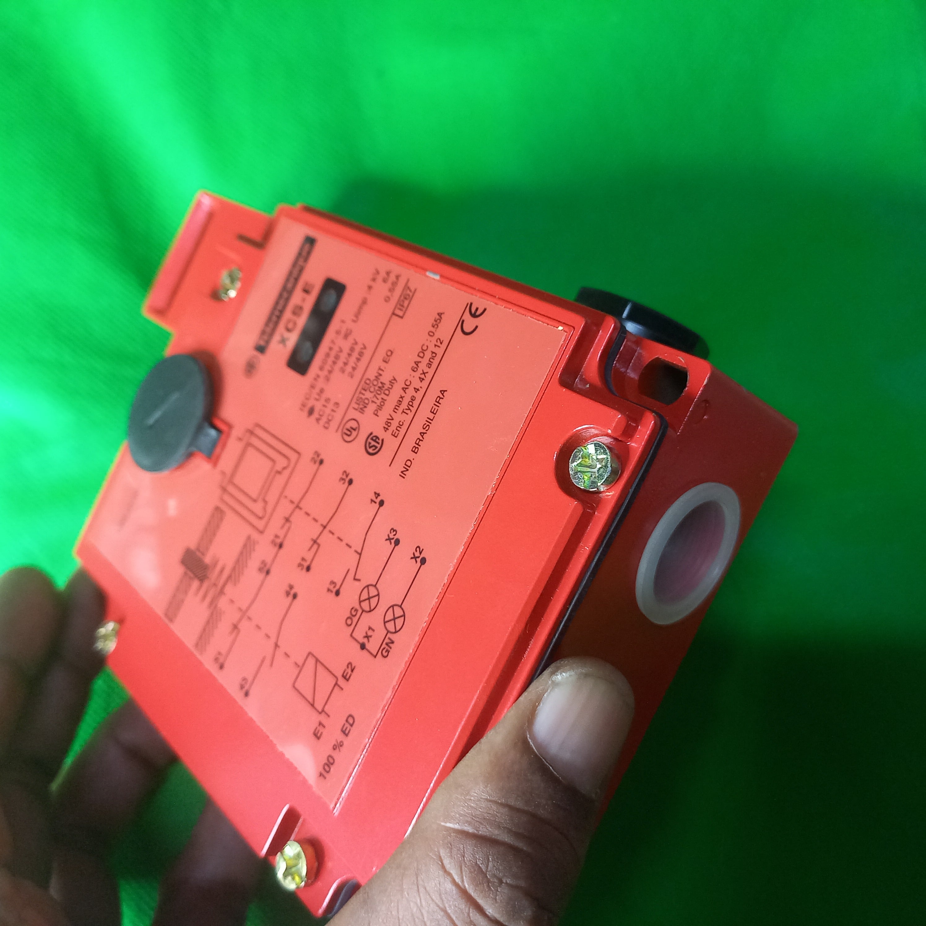Telemecanique XCSE7311 | Safety switches XCS-E7311 24V, 2NC+1NO