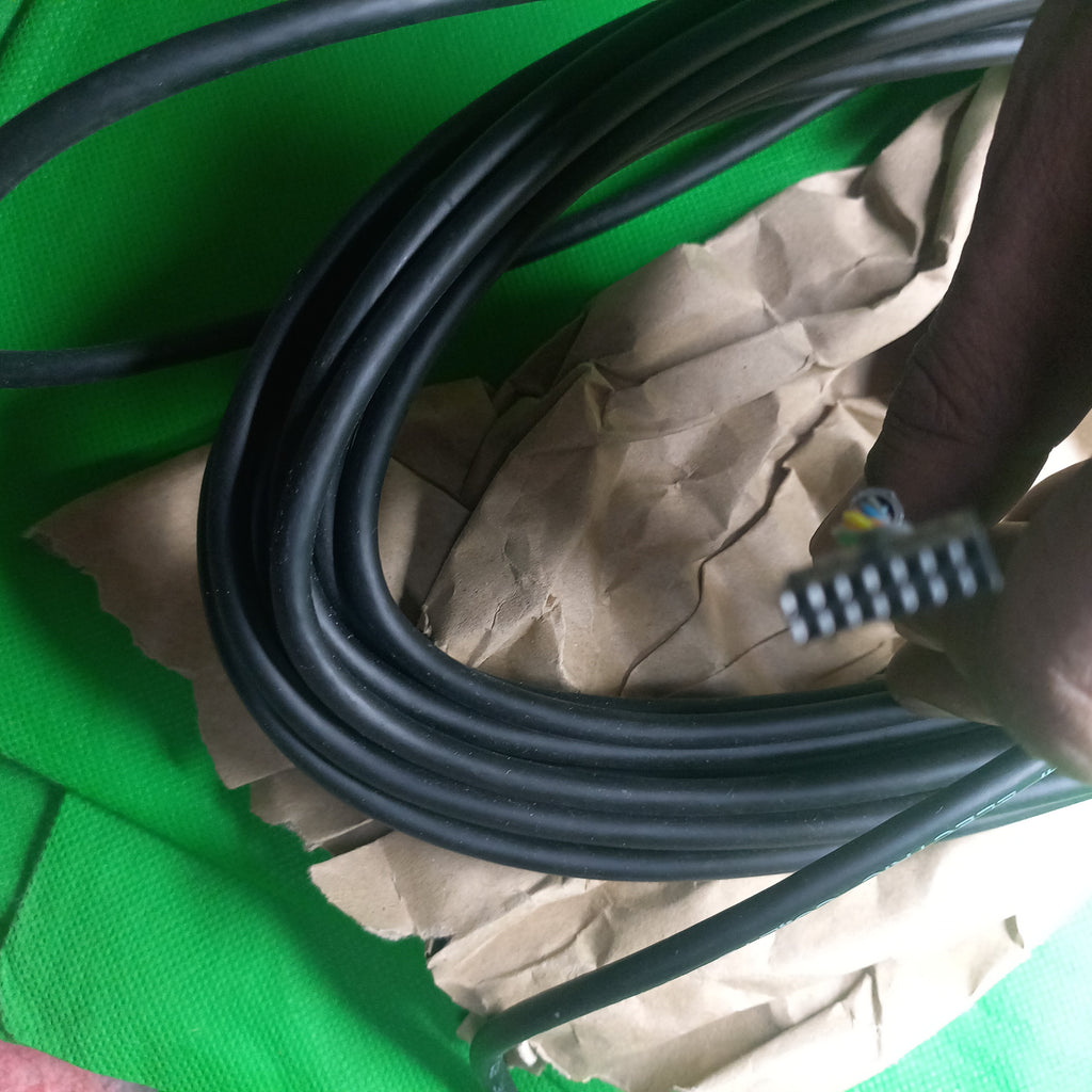 Cable is equal to : 332 200-xx Open Wire Ends. and Can be used to prepare 332 199-xx
