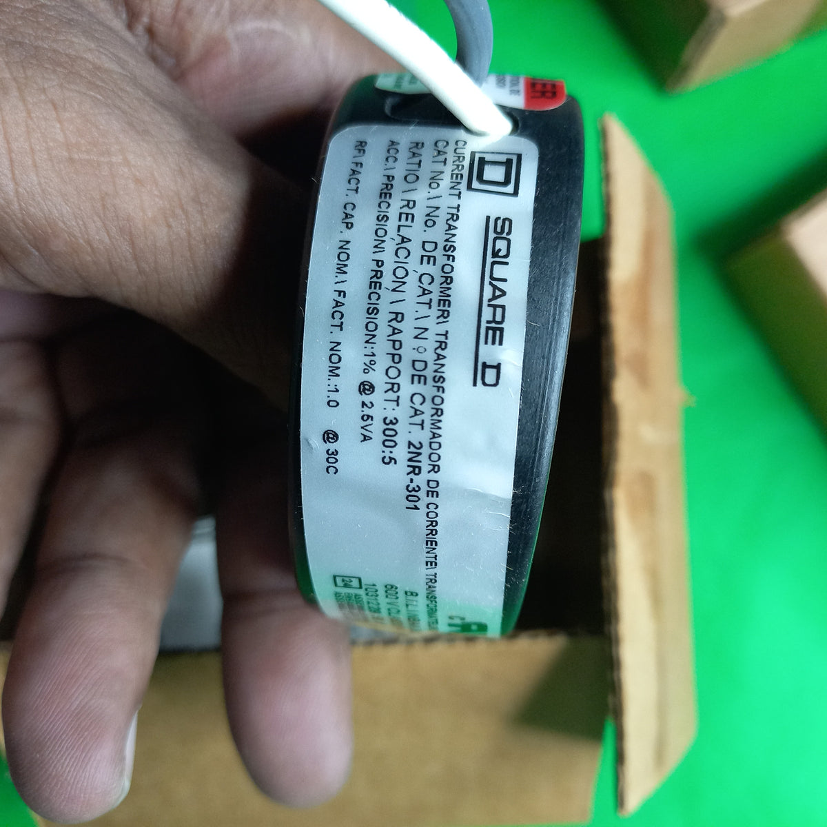 2NR-301 SquaredD TRANSFORMER CURRENT . sticker of specification and approvals on body of transformer