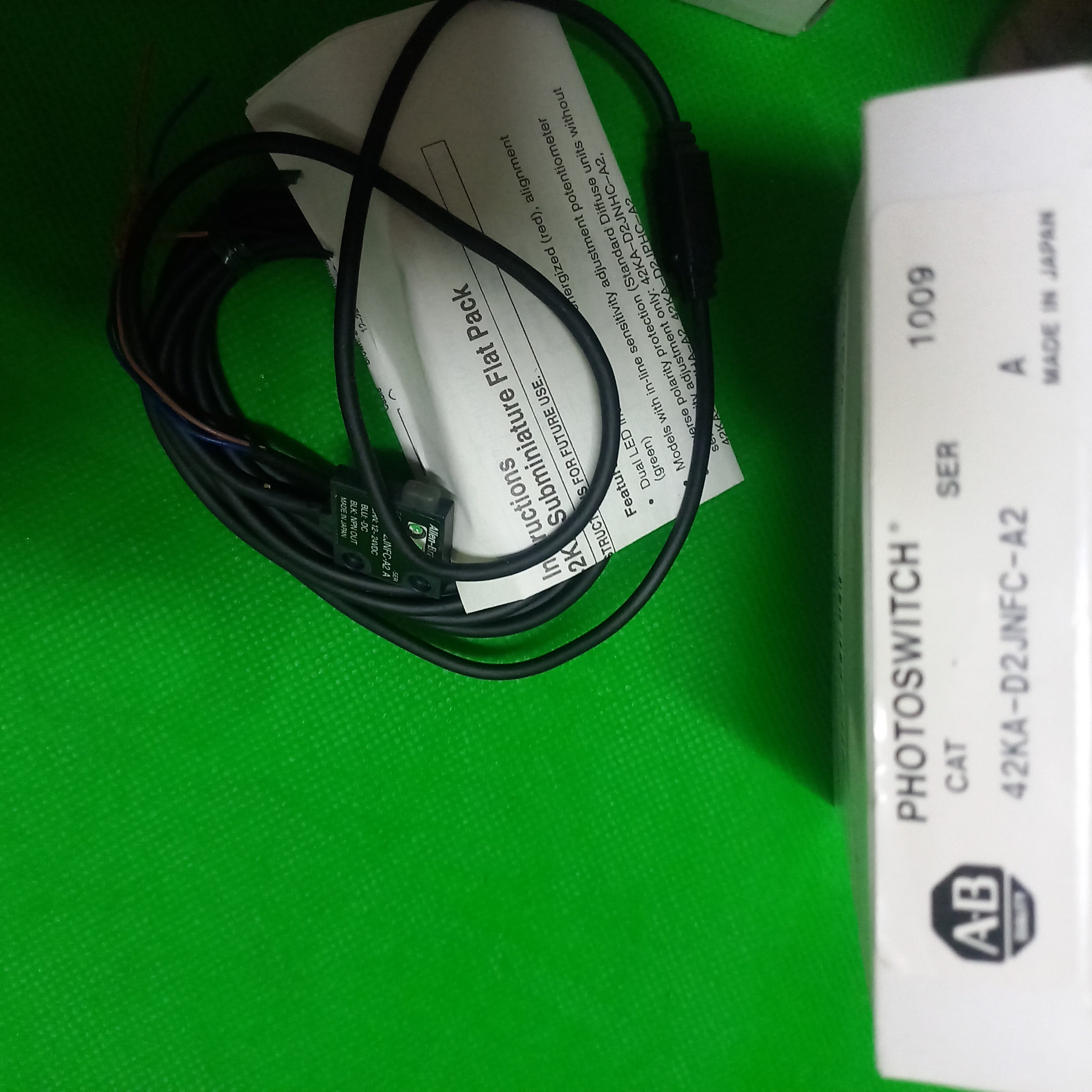 Box Contents 42KA-D2JNFC-A2, 42KAD2JNFCA2 