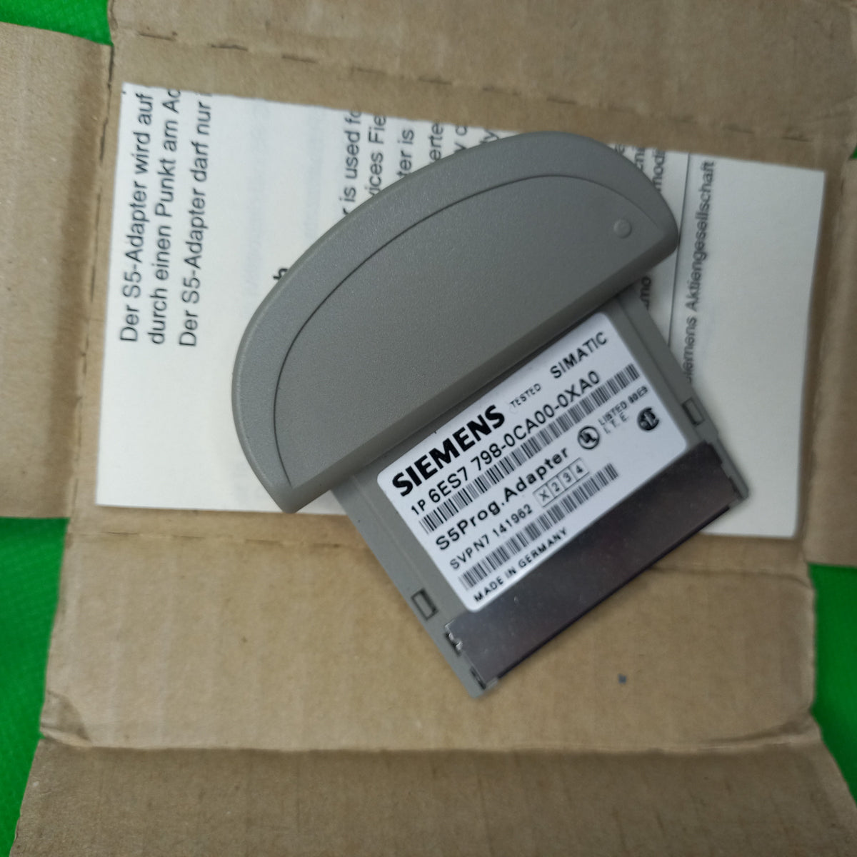 6ES7798-0CA00-0XA0
(EAN: 4019169050289 / UPC: 662643192070)
PG-ADAPTER for S5 EPROM programming