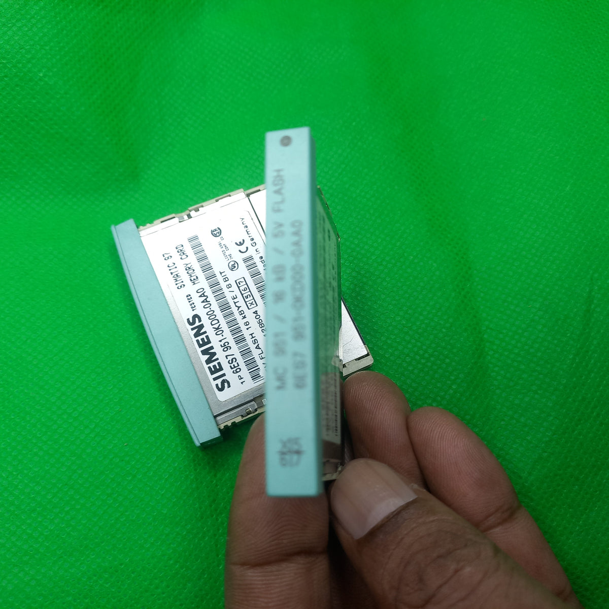 6ES7951-0FD00-0AA0

SIMATIC S7, MEMORY CARD