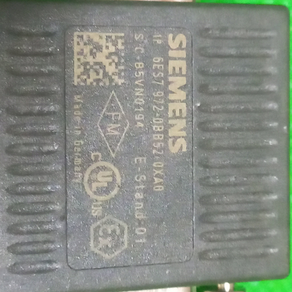 unboxing photo of 6ES7972-0BB52-0XA0