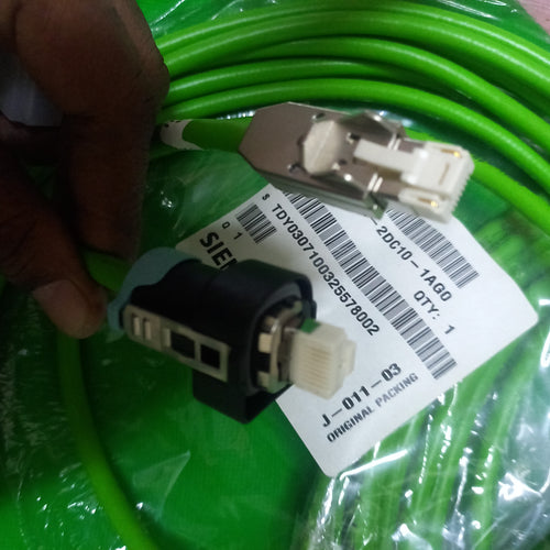 Close up of connectors with specification sticker in background visible 6FX 5002-2DC10-1AG0 Siemens Signal 6meter
Type of connection cable engine side RJ45 DRIVE-CLiQ
Type of connection cable converter side DRIVE-CLiQ RJ45
