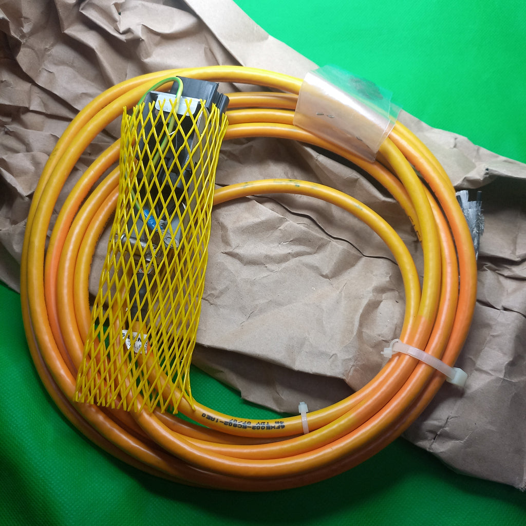 6FX5002-5CS02-1AE0 ONe end Sinamics Connector visible 
