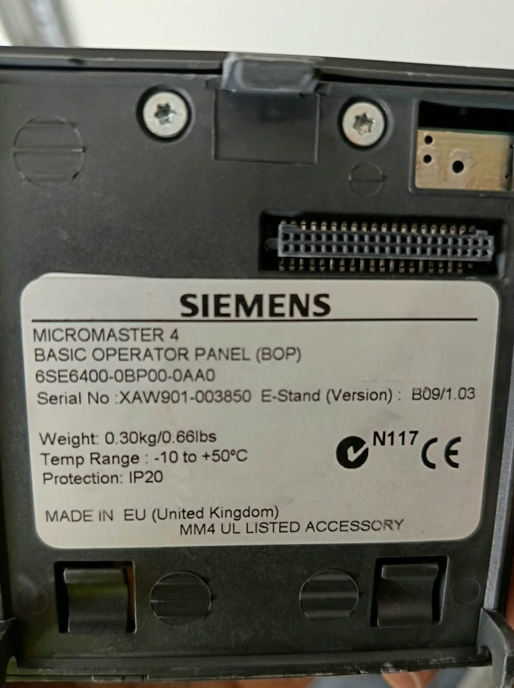 Photo backside sticker of Video of Siemens 6SE6400-0BP00-0AA0 
Micromaster 4
Basic Operator Panel 