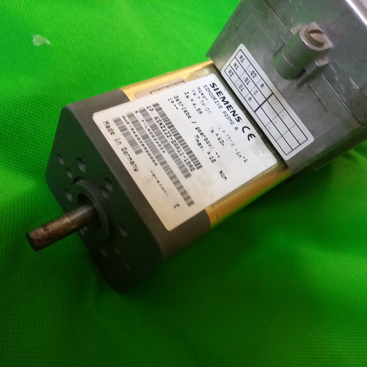 6SN21320AA111BA0 |&nbsp;POSMO-A, P=62W 6SN 2132-0AA11-1BA0

SIMODRIVE POSMO A programmable positioning motor PROFIBUS DP standard slave Brushless motor 24 V / 75 W without gearbox IP54, Incremental position encoder Terminal connection Two-wire line