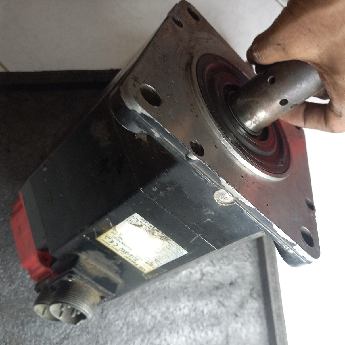 Front flange and shaft of GE Fanuc AC Servo Motor 
Alpha C12/2000
Motor Spec. A06B-0141-B075#7000
