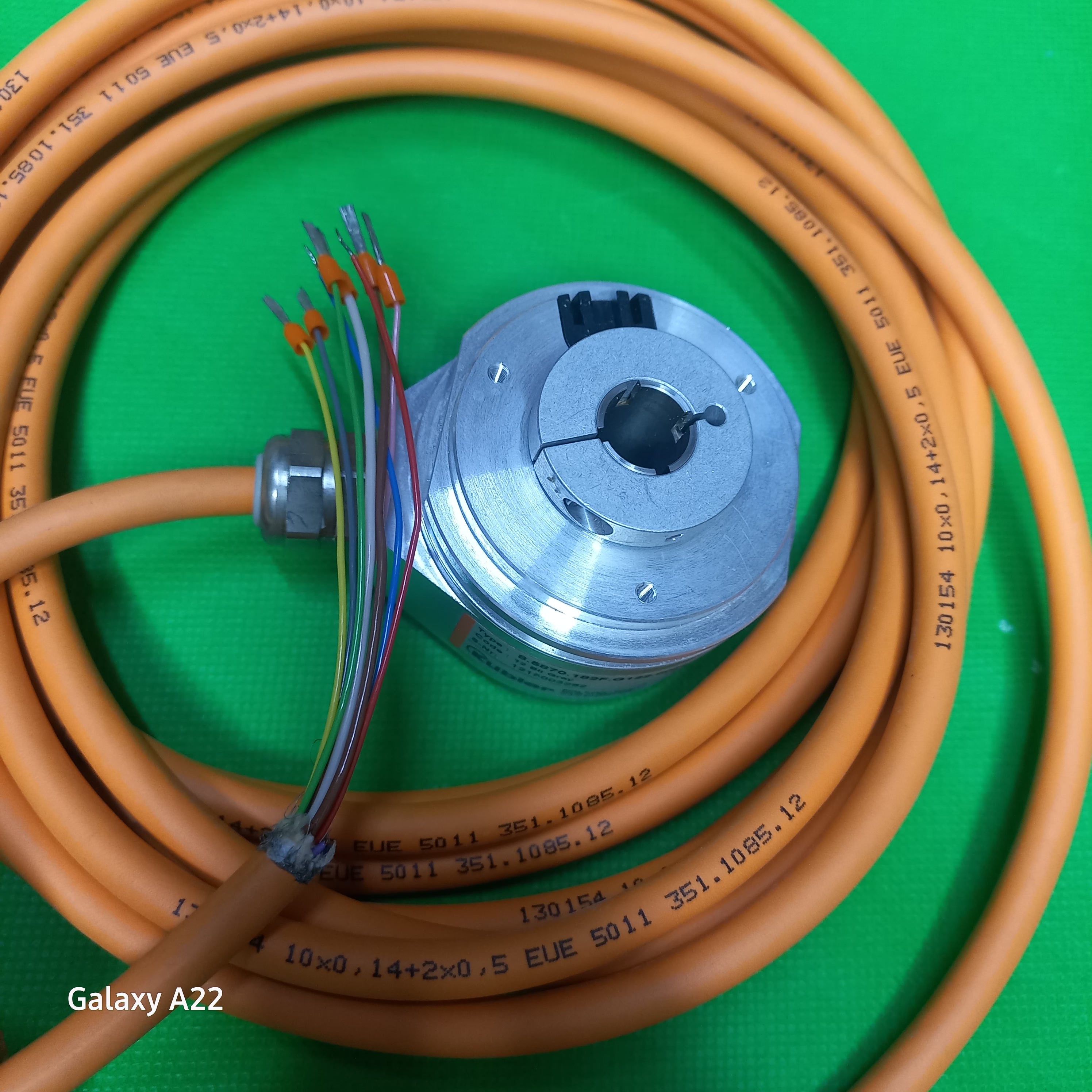 Absolute Singleturn 8.5870 Hollow 12mm encoder, SSI, 12 Bit Gray Code, 4096 (12bit), 5m