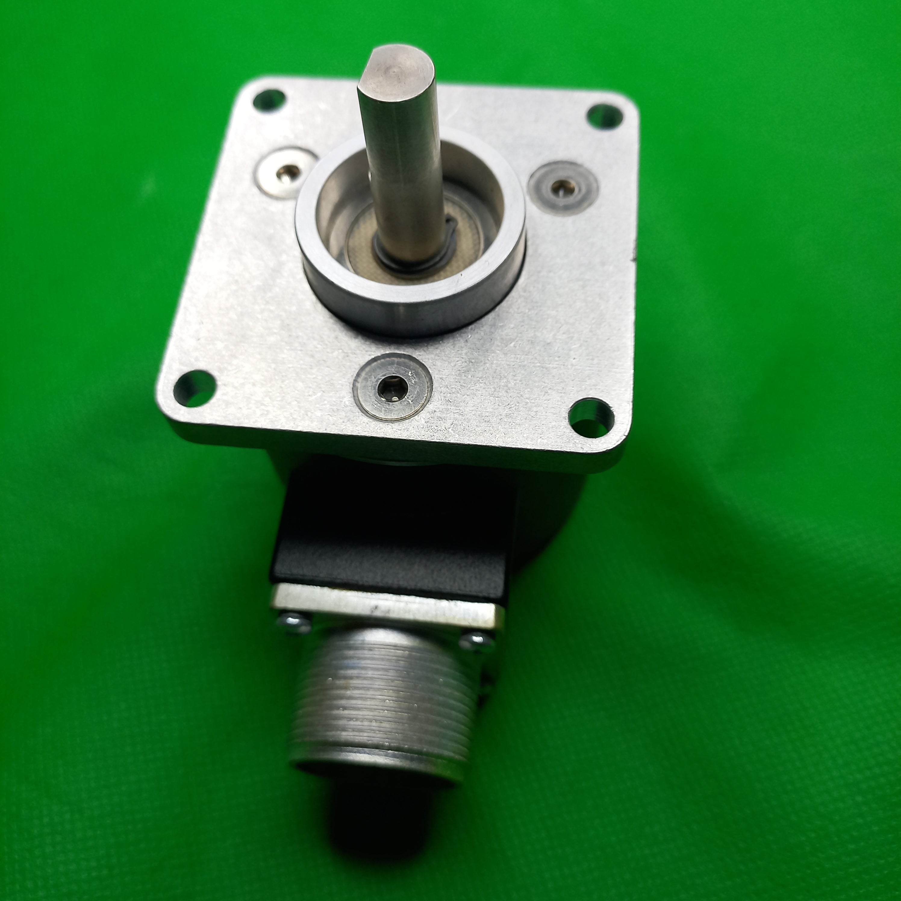 Square flange 2.5 inch, 3/8inch Shaft and connector seen on this picture of  AccuCoder Encoder by Encoder Products 
725I-S-S-2500-R-HV-1-F-N-SX-N-N