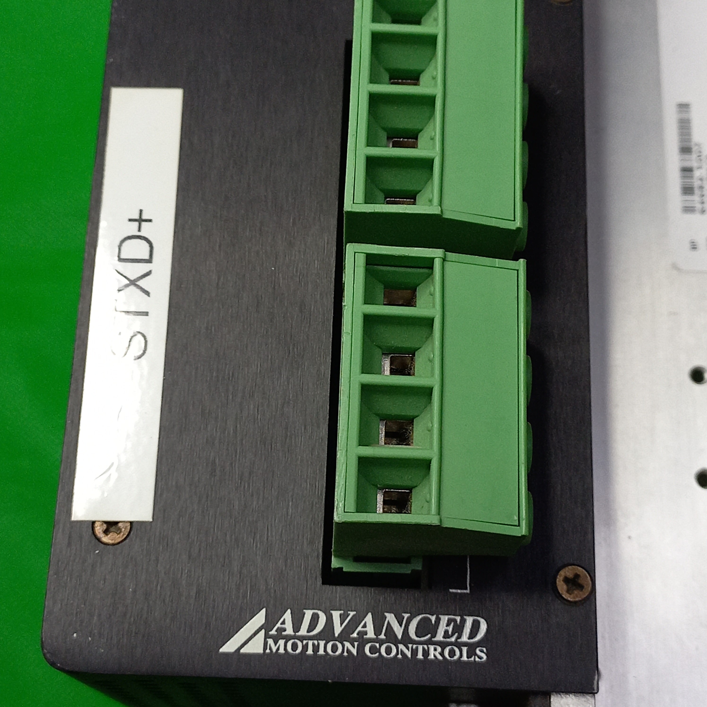 Connector mechanism on Advanced Motion Controls | B100A400A CA Ver: 02 | B100A400AC Rev: A Ver: 02  | B100 A 400 AC | BP 64682-10071339 V02 