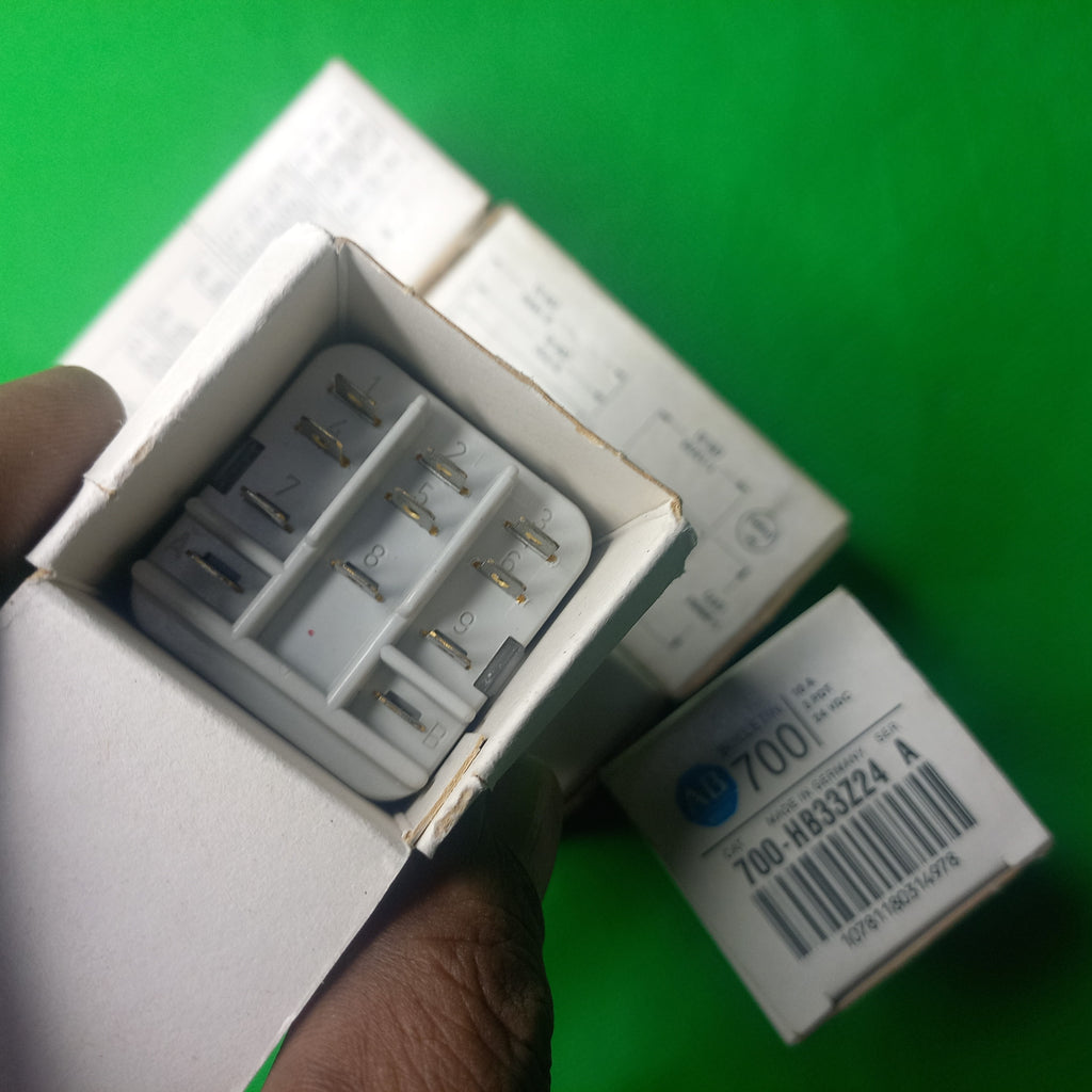 700-HB33Z24 24V inside the box