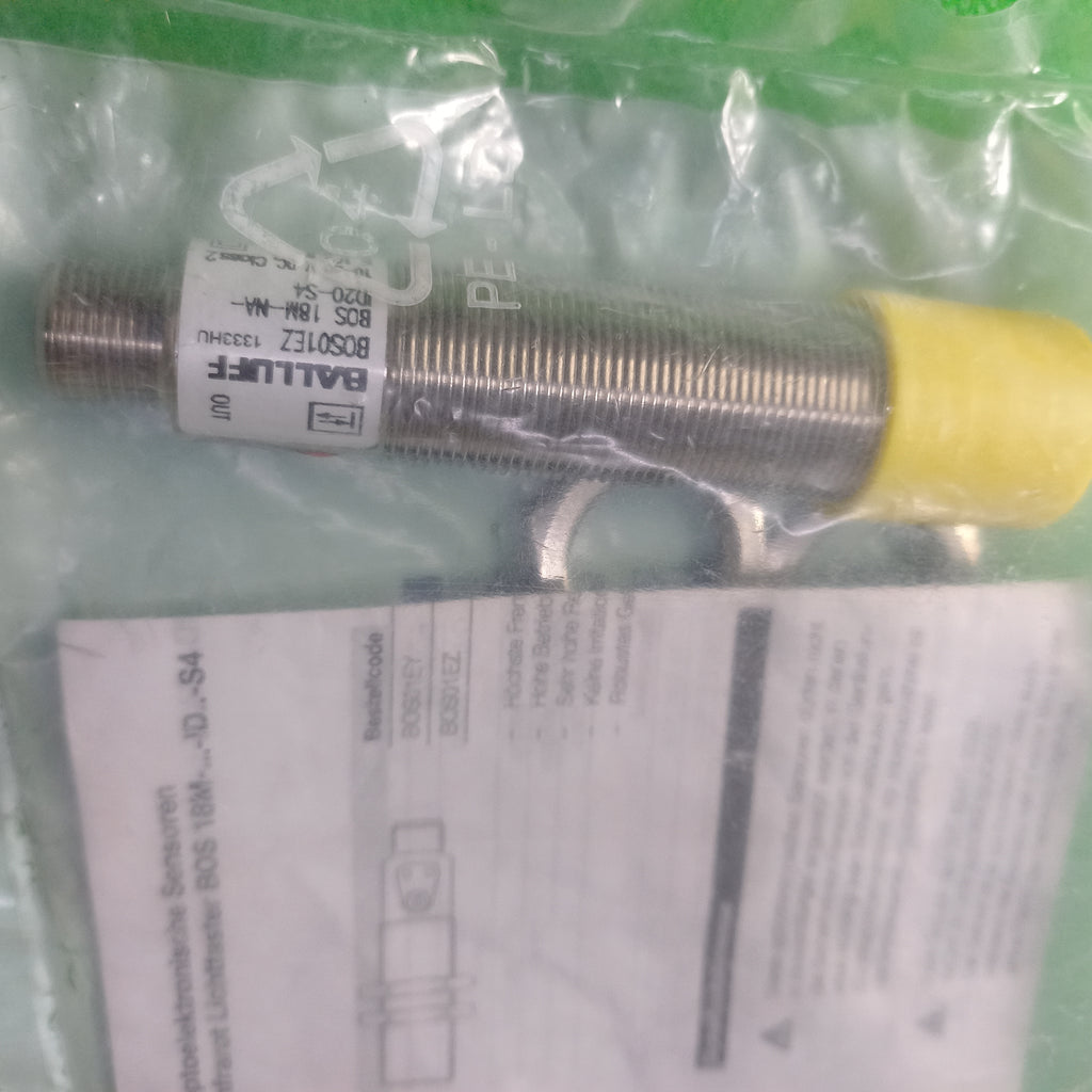 Specification sticker on Balluff BOS01EZ, BOS 18M-NA-ID20-S4, Sn=800mm