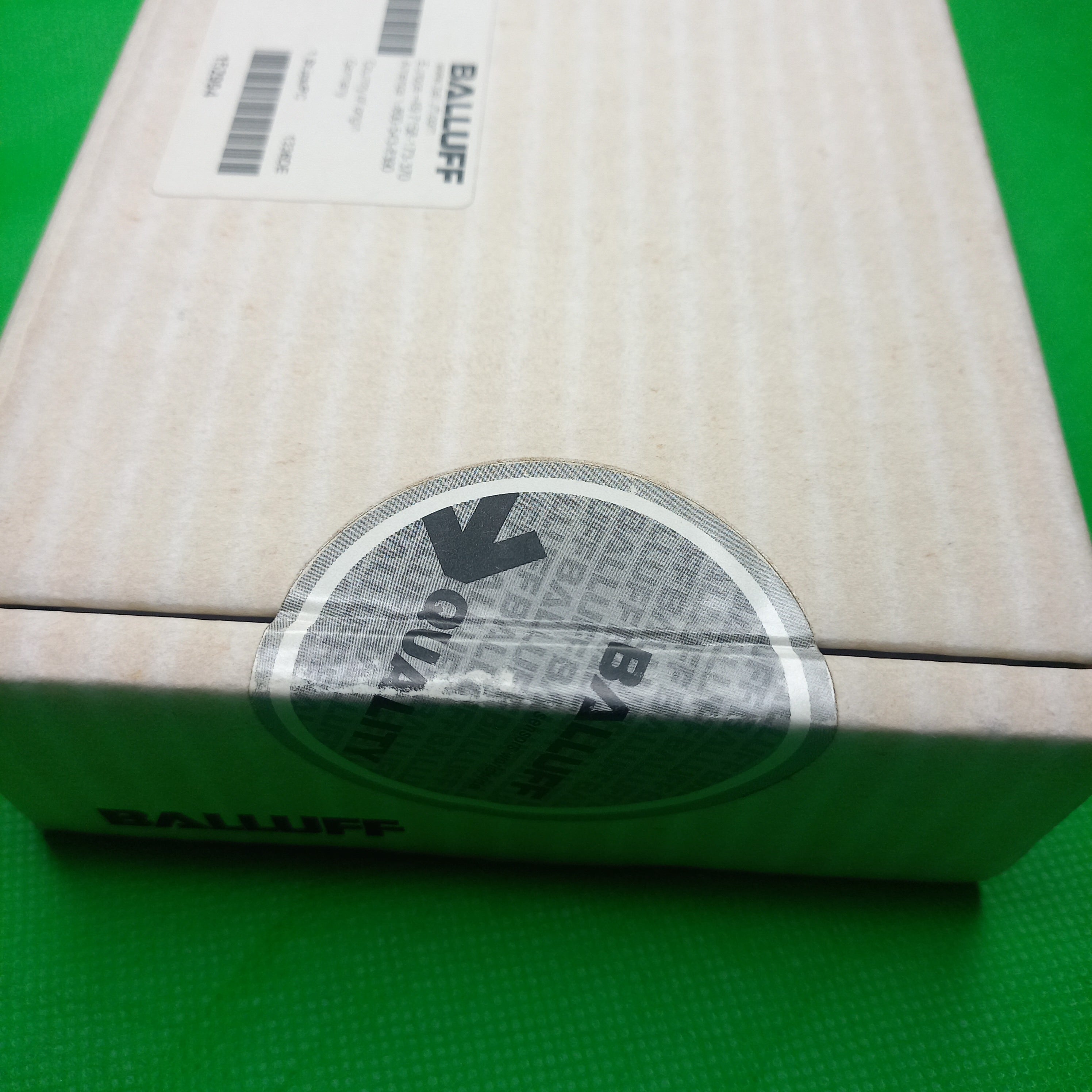 Seal on the packet of Balluff Photoelectric Distance Sensor 
BOD000W
BOD 63M-LA04-S115