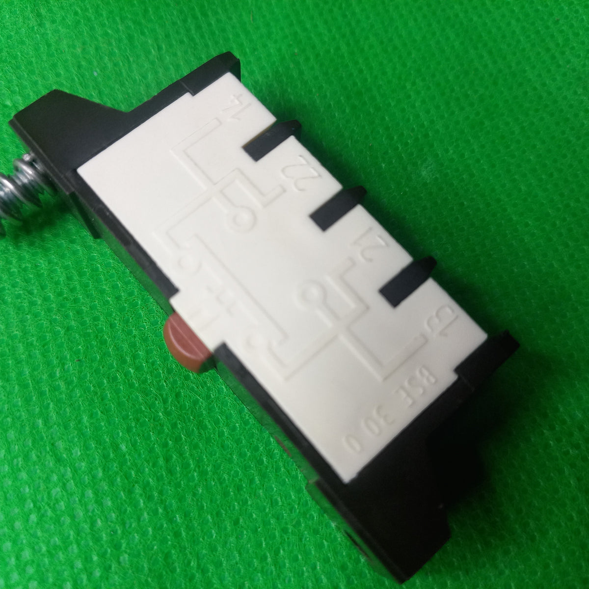 Balluff - BSE 30.0 , 1NO 1NC SNAP SWITCH | Brand: Balluff | MPN: BSE30.0-RK | BSE005