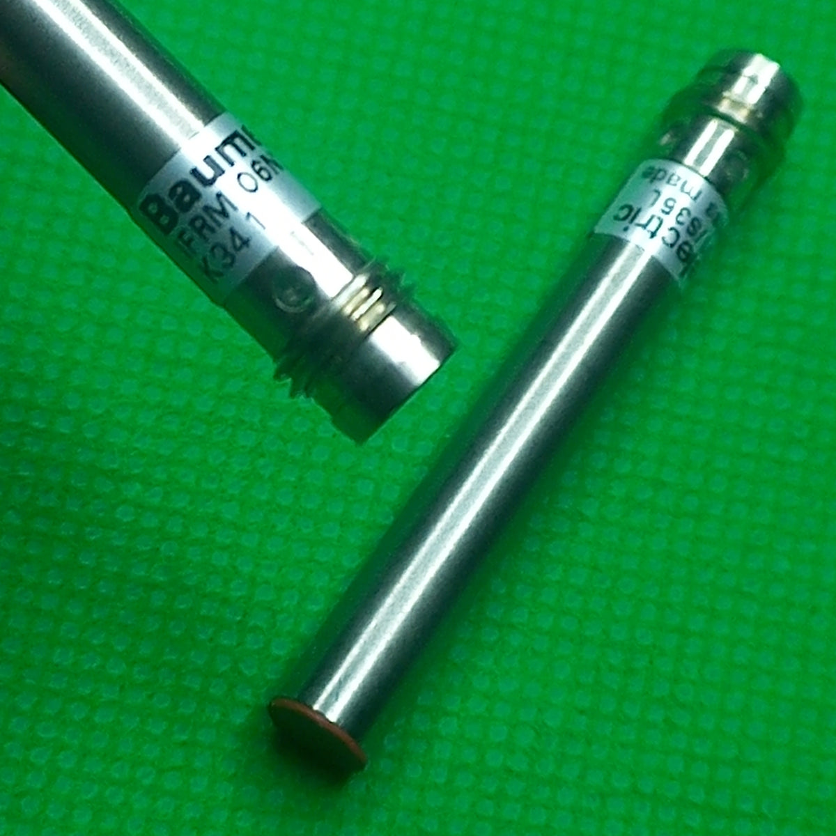 LED indicator at the 4 Quadrant at Baumer IFRM 06N1501/S35L 6.5mmx50 Long, NPN, NO, SN=1.5mm|Shielded