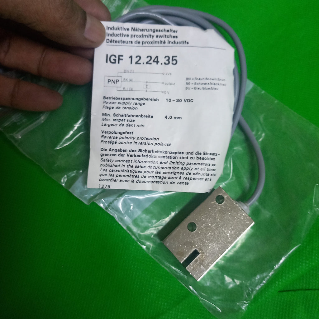 Baumer Inductive Proximity Switch IGF 12.24.35 PNP, Target size 4mm, Cable 2 meter.