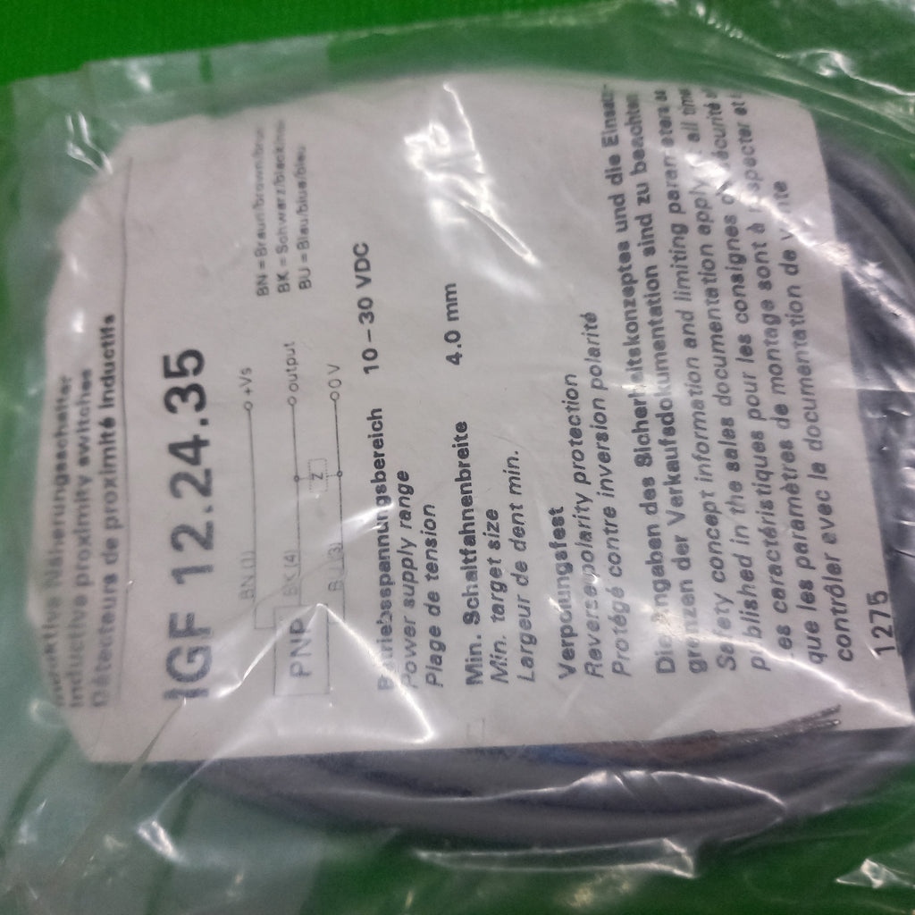 Packed Baumer Inductive Proximity Switch IGF 12.24.35 PNP, Target size 4mm, Cable 2 meter.