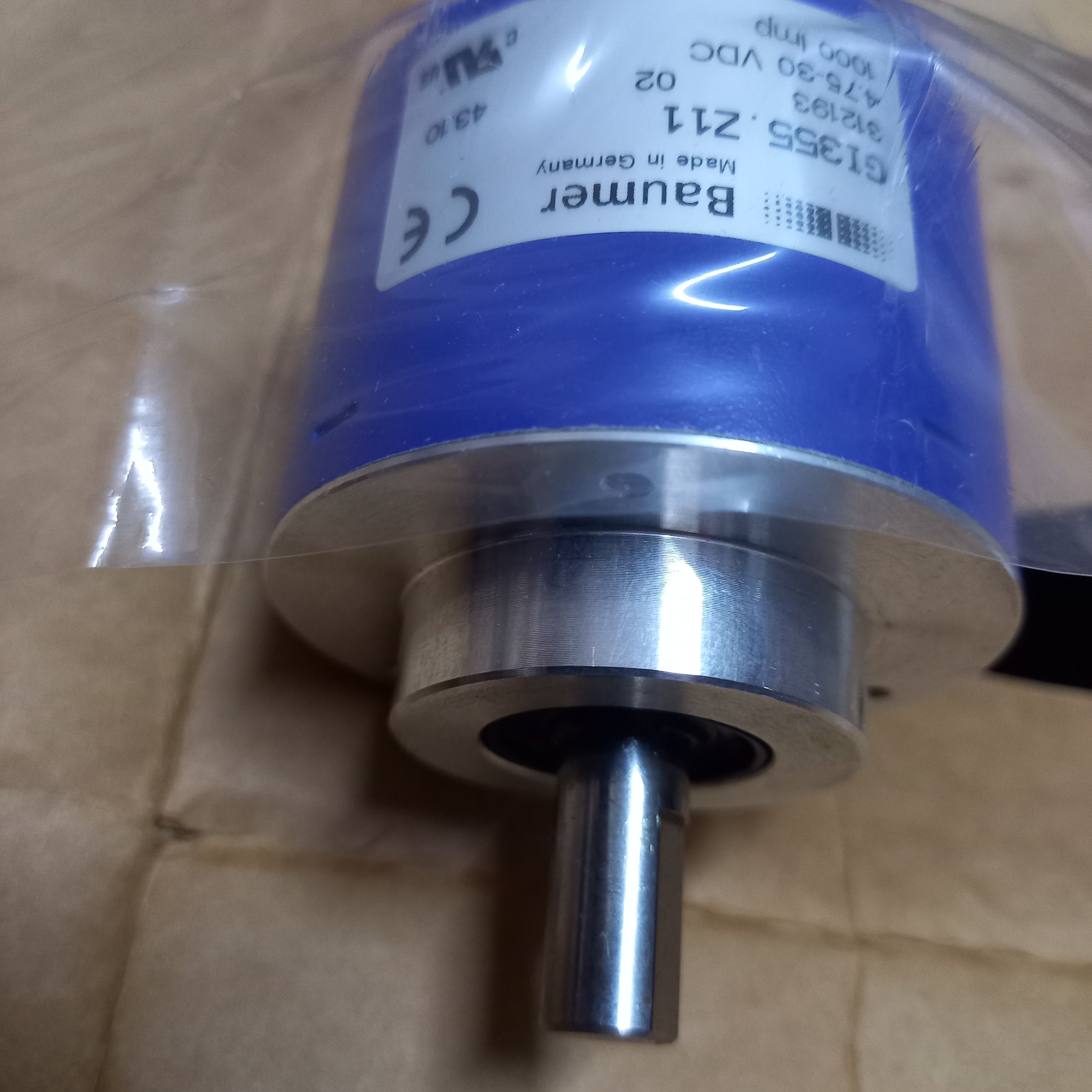 BAUMER GI 355 Encoder | 1000 Imp | 4.75-30VDC| M23 | 10mm Shaft| Clamping Flange