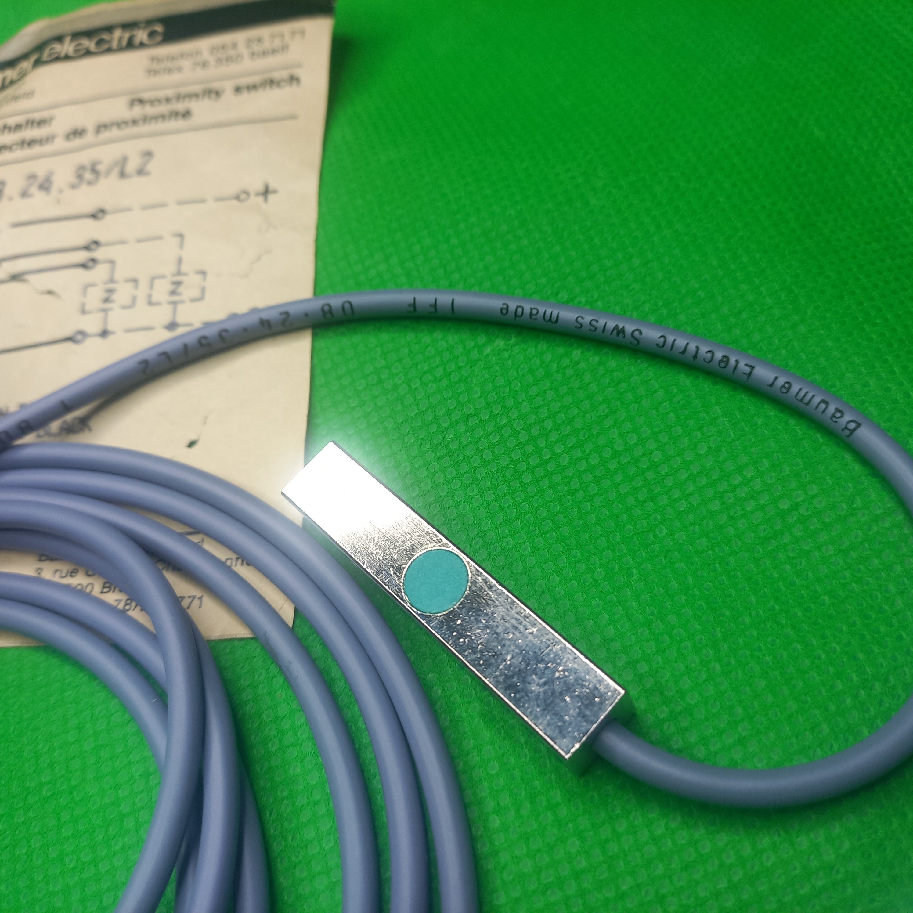 Cable markings on Baumer - IFF 08.24.35/L2 INDUCTIVE SENSOR, 8X8X40MM, 1.5MM 