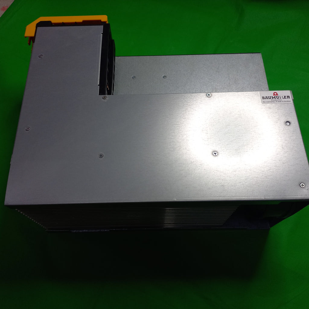 Right side veiw with security sticker on module Side panel view of  BUS624-38/55-54-0-202 | BUS624-38/55
Leistungsmodul 