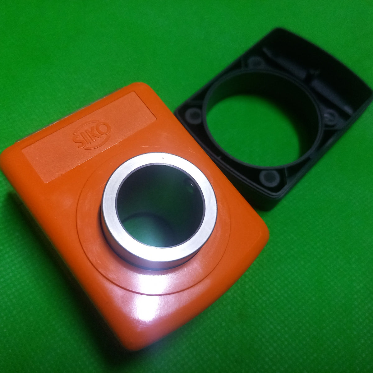 front view of Digital position indicator DA09S SIKO, CCW Ascending | DA09S-02-60-1-e-20 Mount pos=2, increment/rev 60, 20mm Hollow