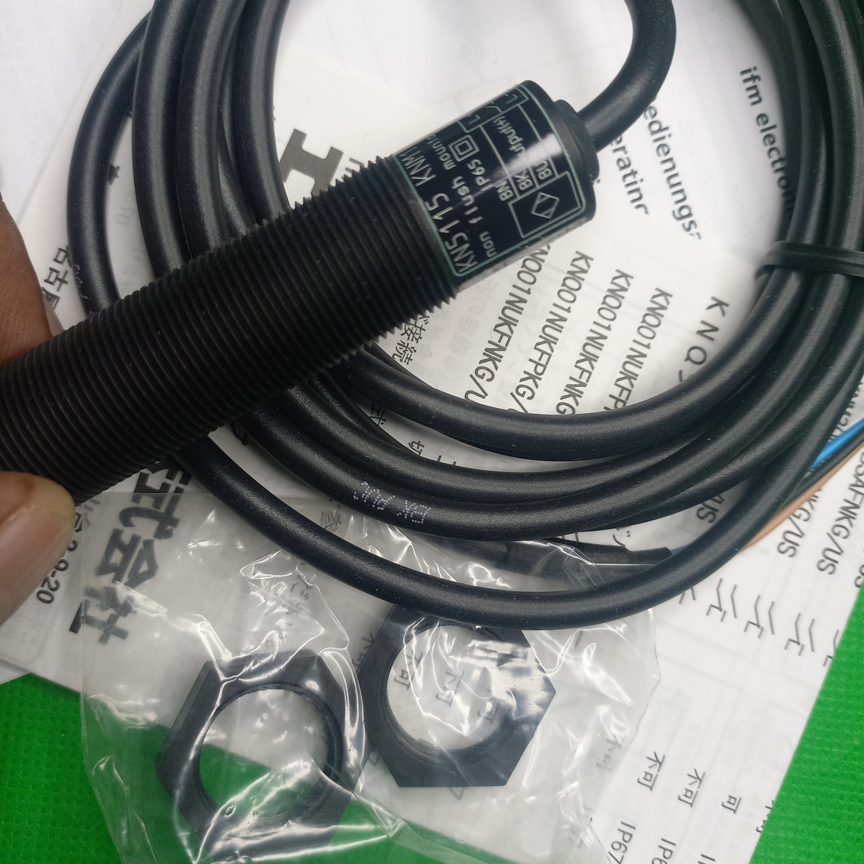 IFM Capacitive Sensor KN5115 - KNM18NUKFPKG, Level Sensor Powder liquid oil Coolant