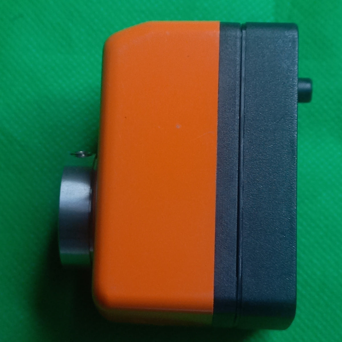 Side view of SIKO DA09S-02-25-1-i-20 Mount pos. 2, increment/rev 25, CW, 20mm Hollow