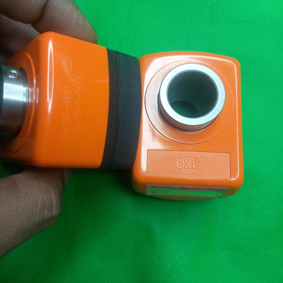 Front view with SIKO logo and dia 20mm of shaft visible DA09S Position indicator Siko DA09S-02-35-1-i-20_MountPos=2, Incr/rev=35mm, in Clockwise Direction, Decimal point =1, 20mmHole