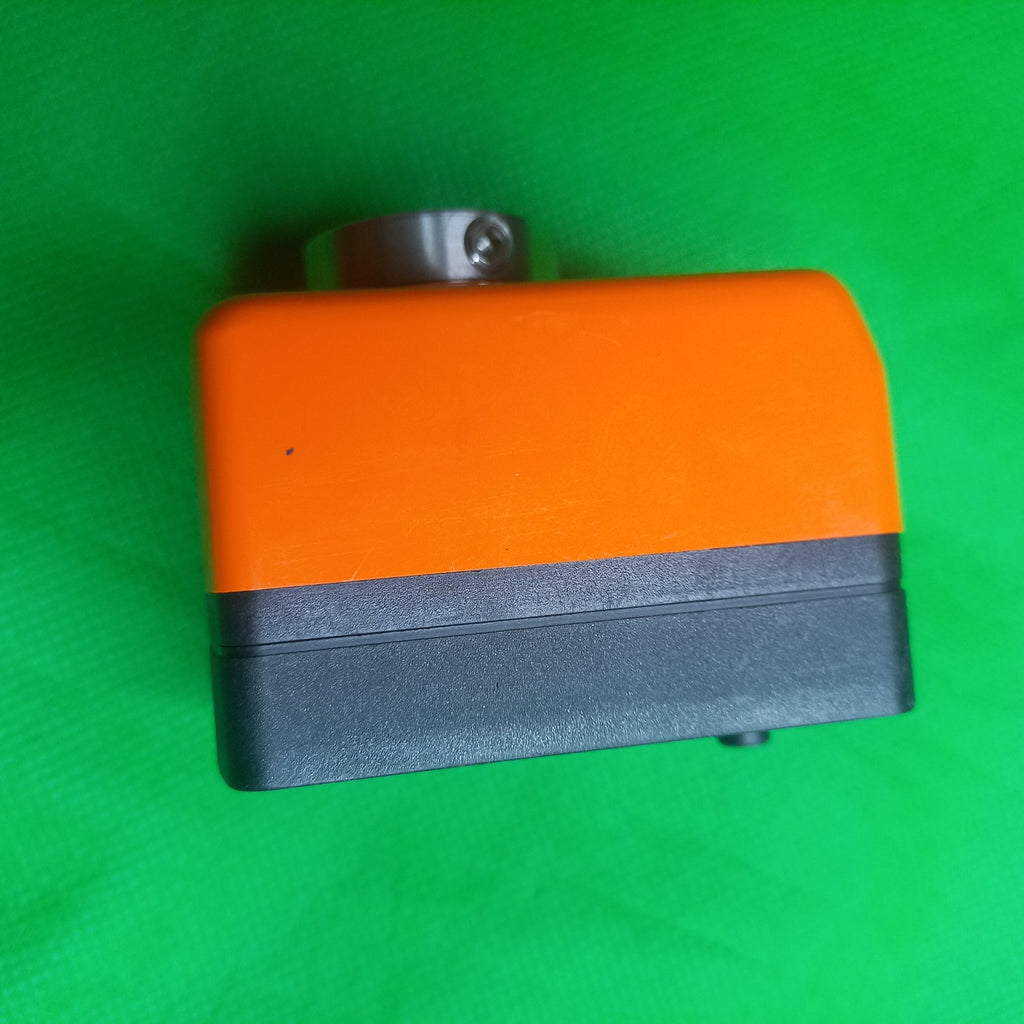 Shown here side view of DA09S-02-50-2-i-20_MountPos=2, Incr/rev=50mm, in Clockwise Direction, Decimal point =2, 20mmHole