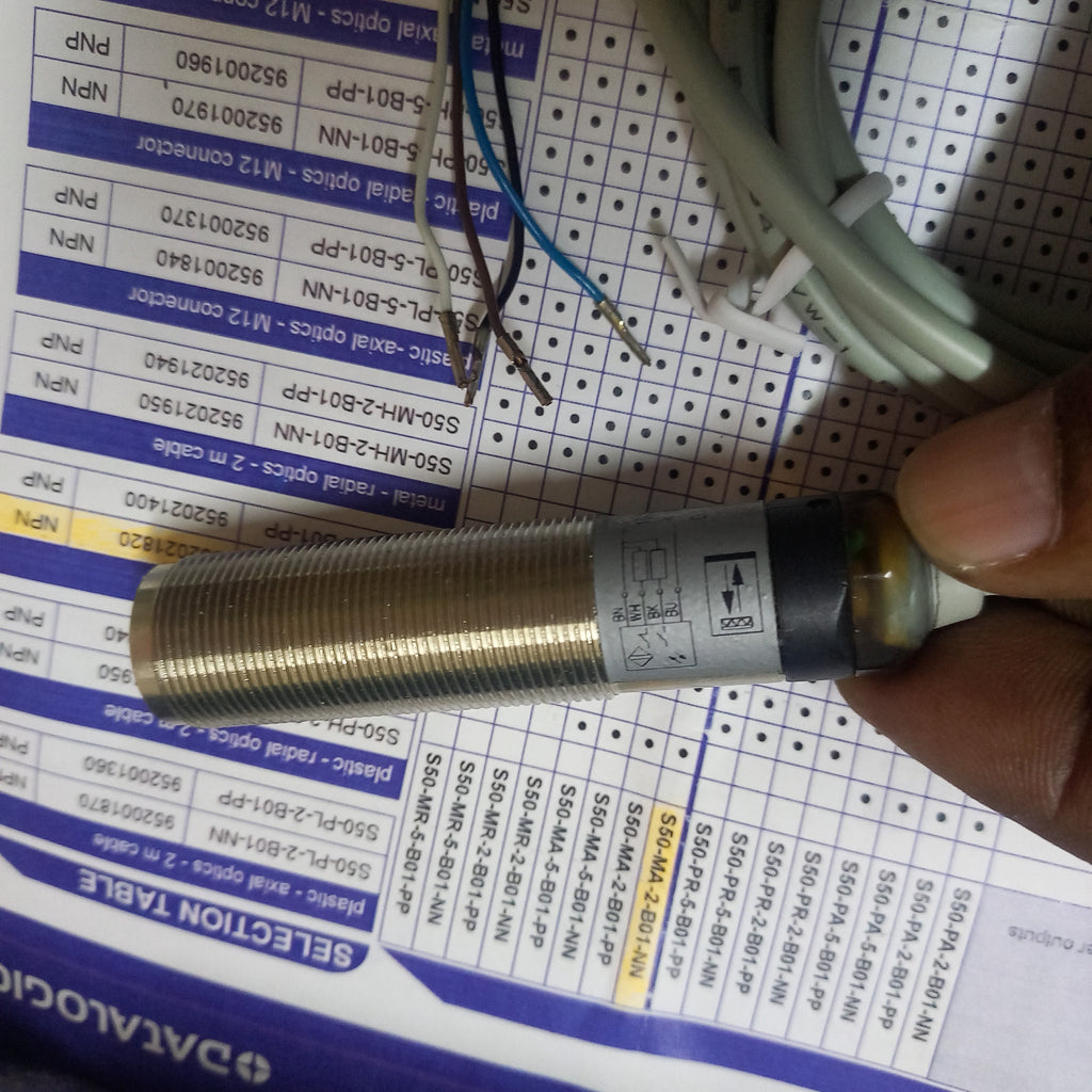 Open wire ends and complete product foto fo DATALOGIC S50-ML-2-B01-NN 952021820 NPN