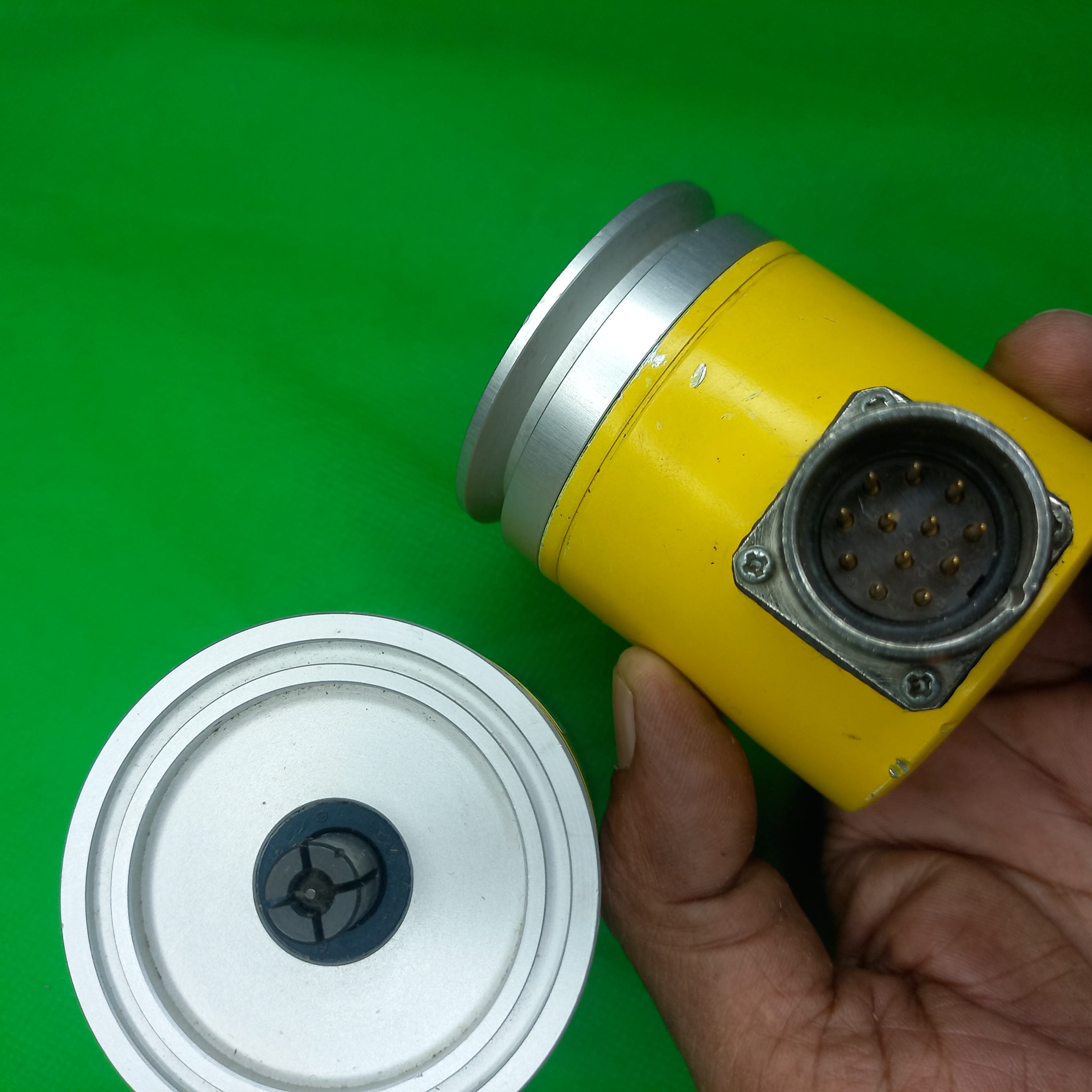 Connector M23 12 pin fittd directly on encoder body STEGMANN Drehgeber DG60 D | 200 puls/revoluton | 5D2YC0200500