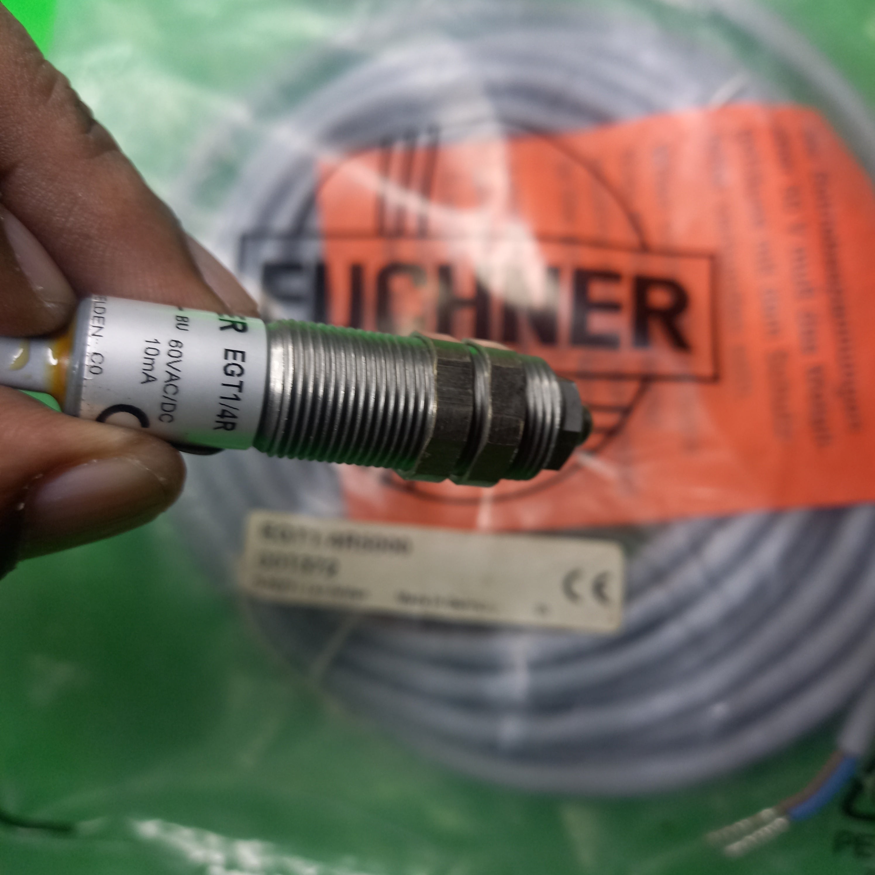 Dia 14mm Cylinderical EGT1/4R5000 (Order no. 001372) Precision single hole fixing limit switch EGT1/4