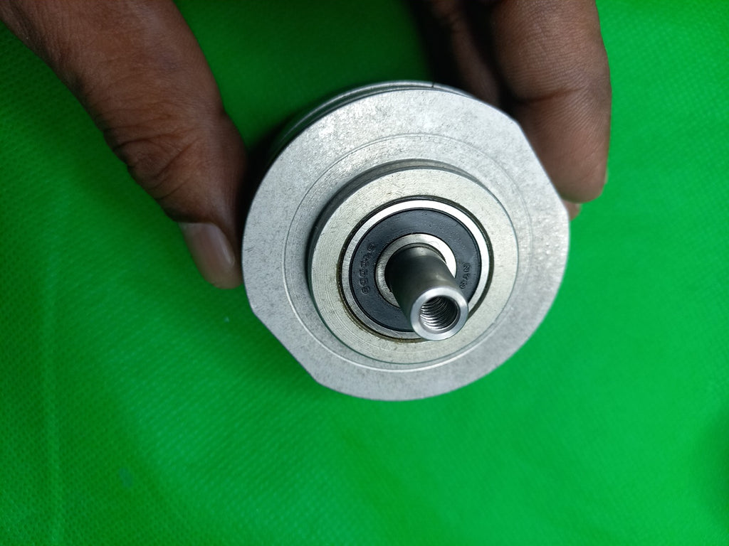 fron view of ERN1387 encoder with Shaft view and mounting hub
