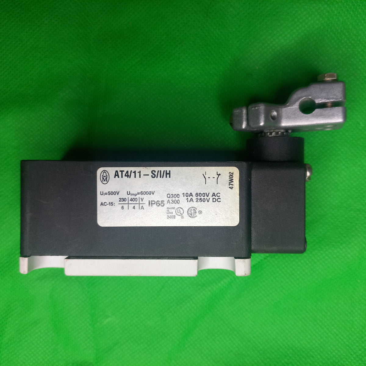 Side view of Eaton 076435  MOELLER AT4/11-S/I/H | MOELLER AT411-SIH