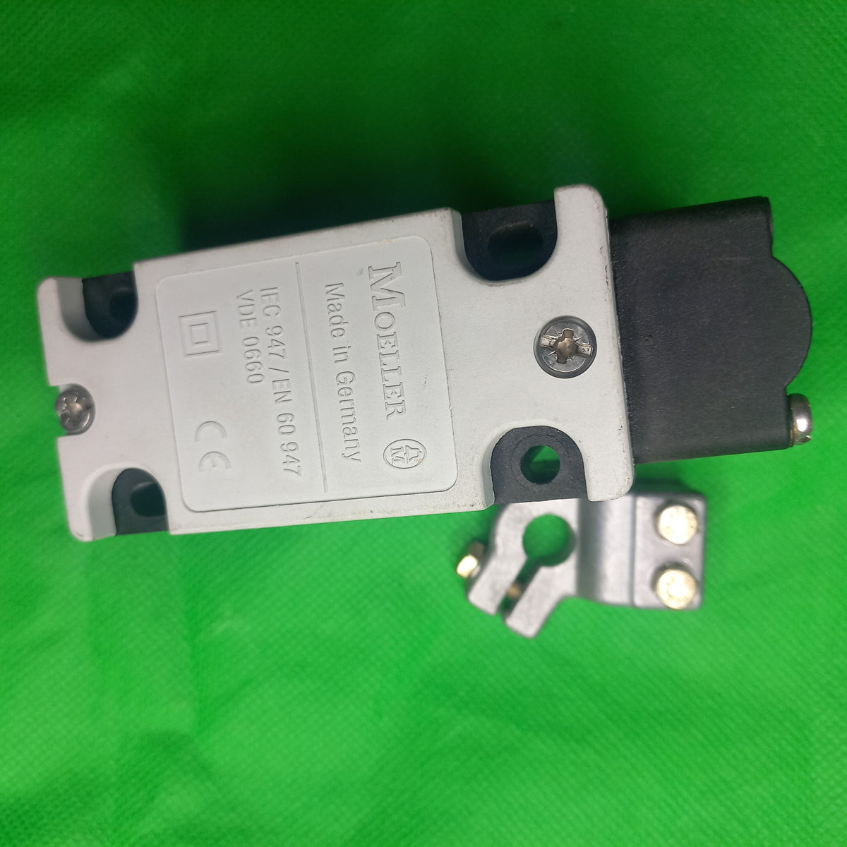 Front view moulded Part number Moeller Eaton 076435  MOELLER AT4/11-S/I/H | MOELLER AT411-SIH