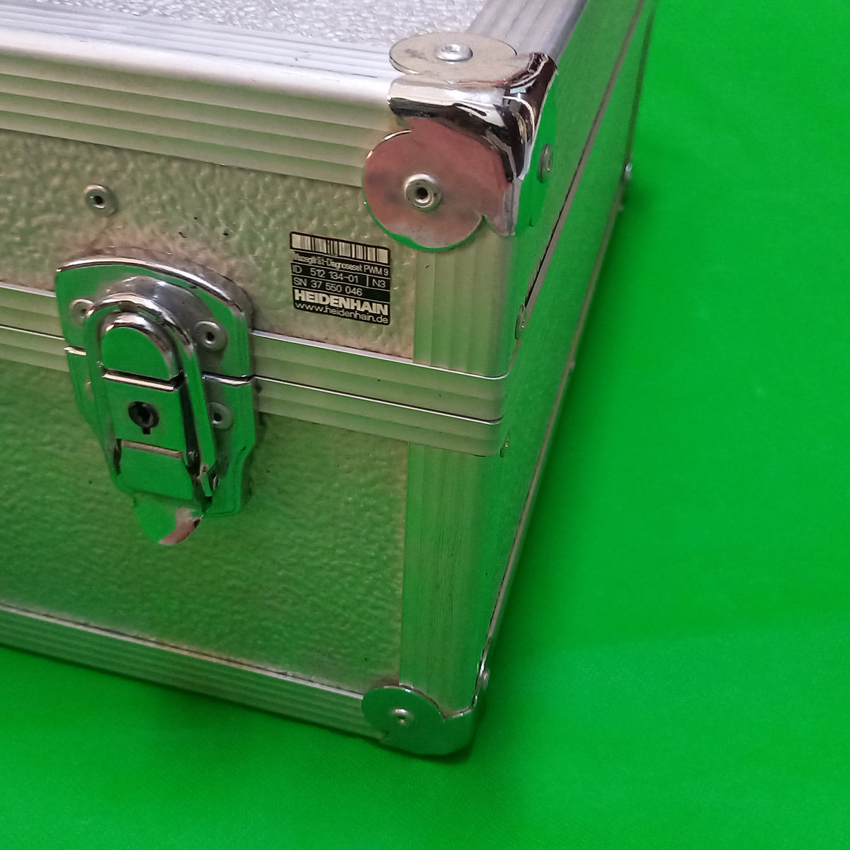 Carry case for Encoder Testing Diagnois Allignment Equipment PWM9, ID 512 134-01 
Heidenhain PWM-9 ID-Nr. 512 134-01 / 374 976-01
Heidenhain PWM 9 Encoder-Diagnostic-Kit (Phase Angle Measuring Unit)