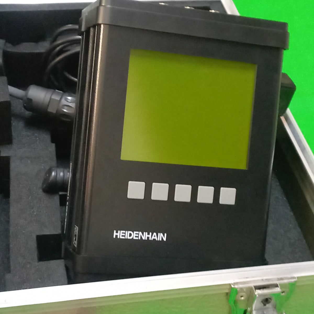 Encoder Testing Diagnois Allignment Equipment PWM9, ID 512 134-01 
Heidenhain PWM-9 ID-Nr. 512 134-01 / 374 976-01
Heidenhain PWM 9 Encoder-Diagnostic-Kit (Phase Angle Measuring Unit)