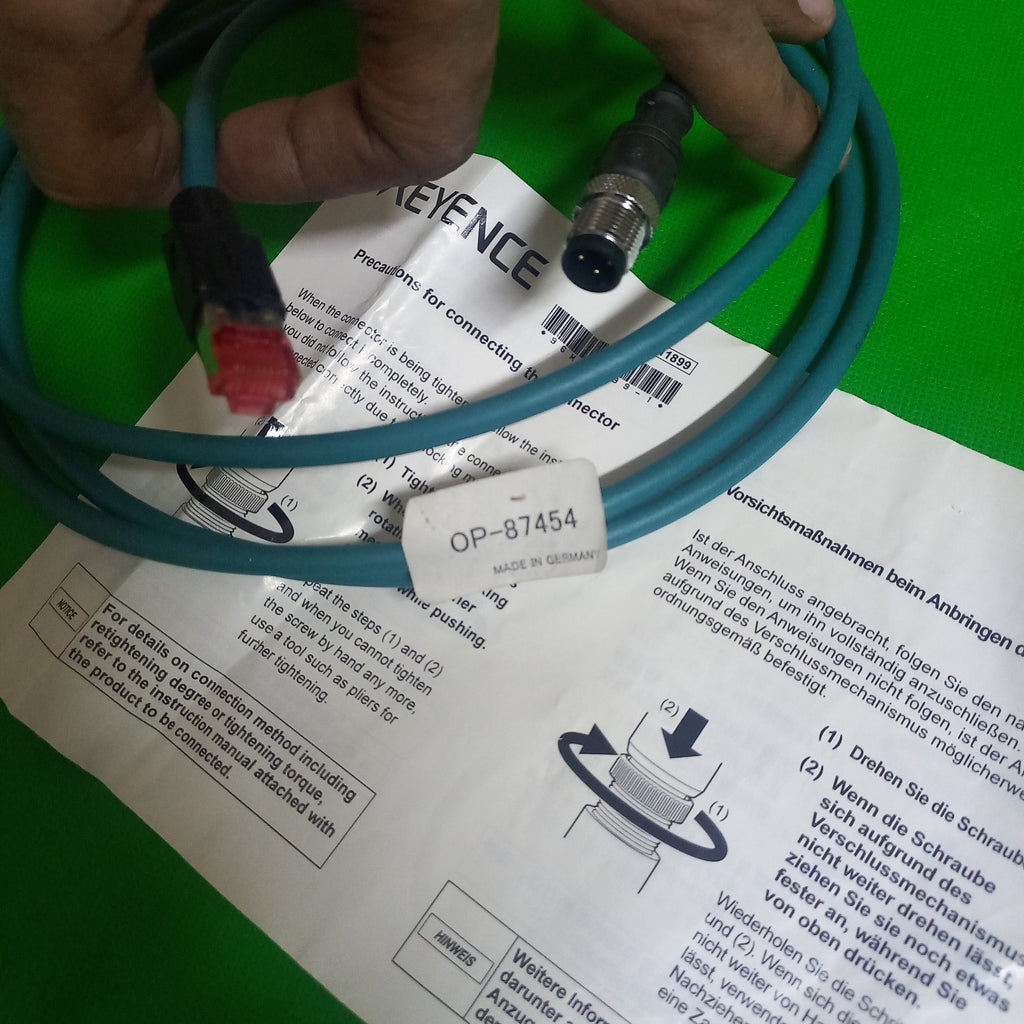 Both ends of cable in one shot keyence_OP-87454 2-meter connection cable designed for vision sensors
