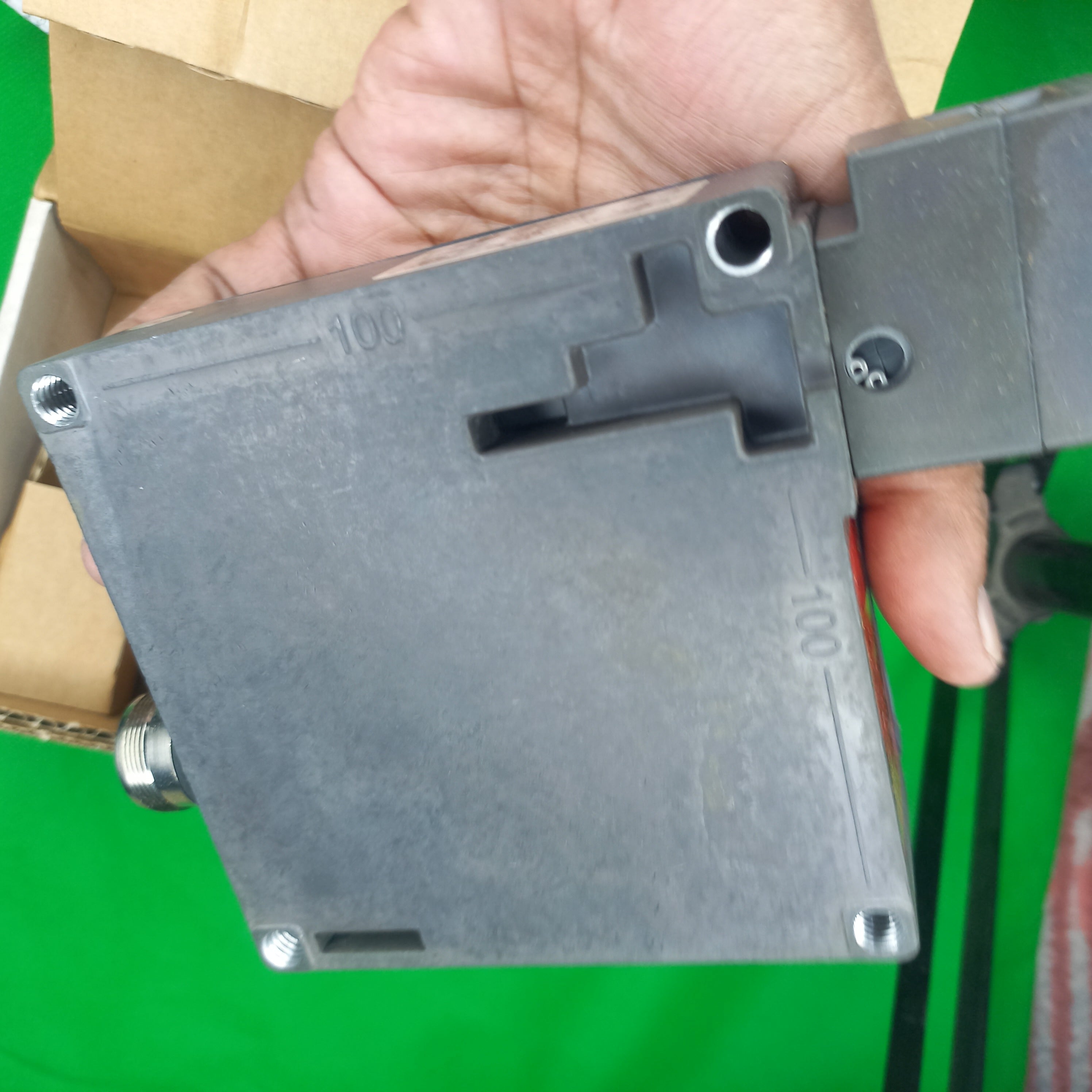 Side mounting view of TZ2RE024RC18VABC1826 Euchner safety witch