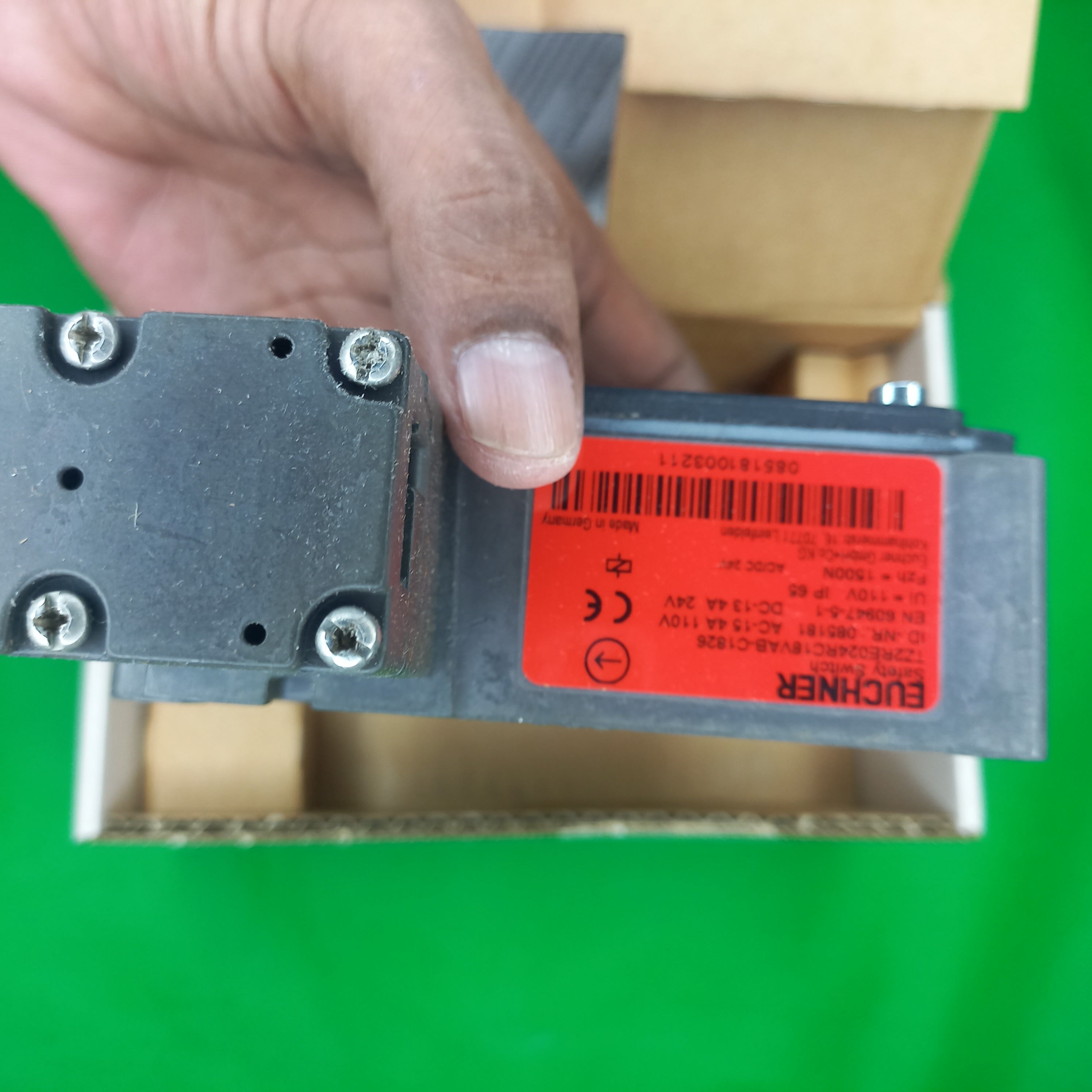 Specification STicker view of TZ2RE024RC18VAB-C1826 085181