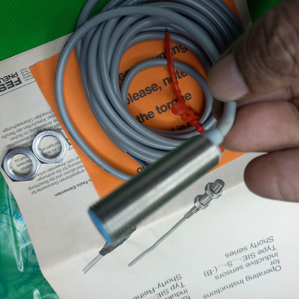 12 dia 40 long FESTO Festo 19102  SIE-M12S-PS-K=LED Inductive Proximity , PNP, NO, M12x1, SN=4mm, Flush