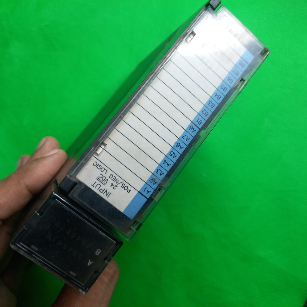 IC693MDL740F Output 12/24vDC 0.5A 16PT POS
• Type: DC Output Module (Positive Logic)
• Voltage Rating: 12/24 VDC
• Output Points: 16 output points (divided into 2 groups, each with 8 points and 1 common terminal)
• Current Rating: Maximum 0.5 Ampere per point, and maximum 2 Ampere per common terminal.