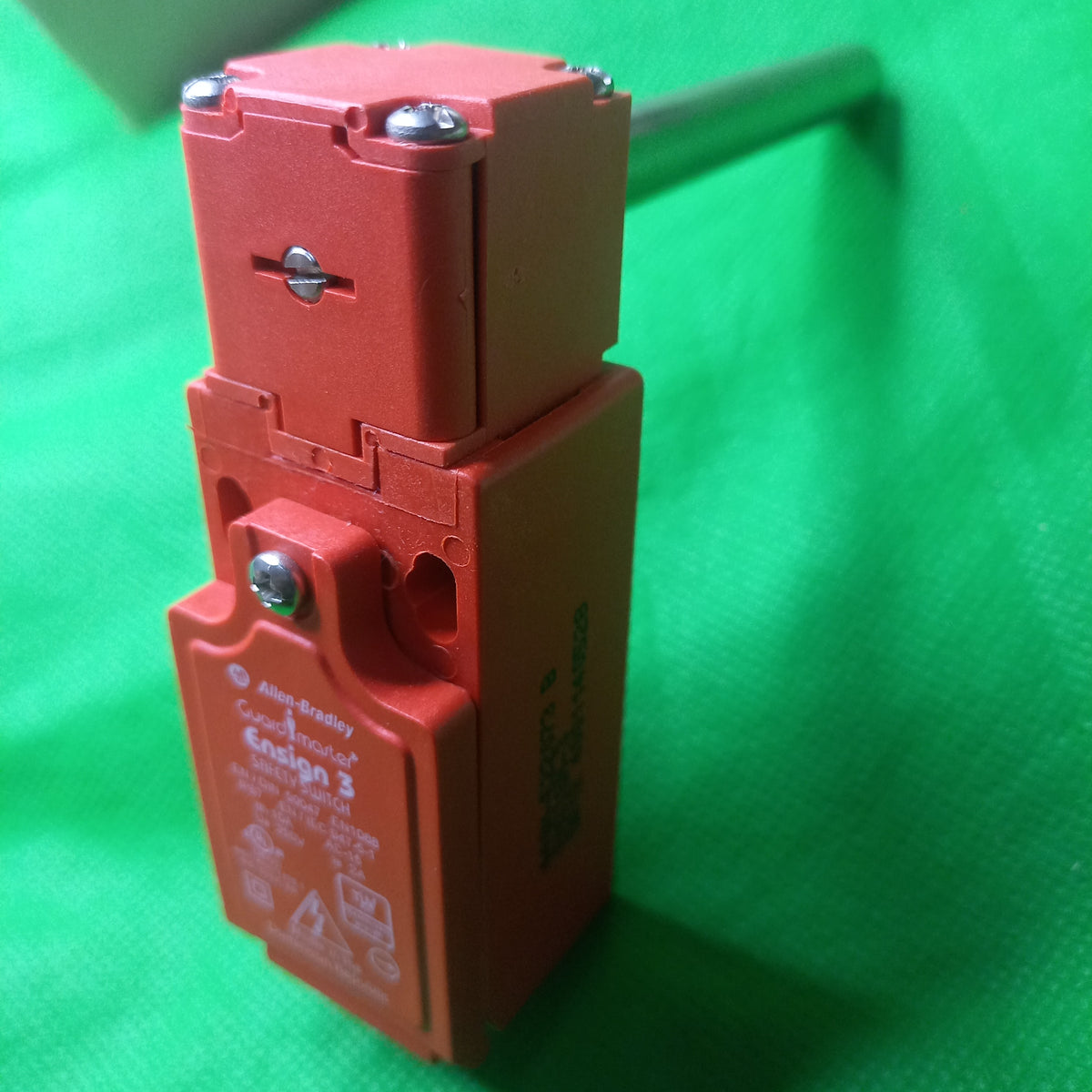 front view of Guardmaster Ensign3, 440H Hinge Interlock Switches, 440H-E22073