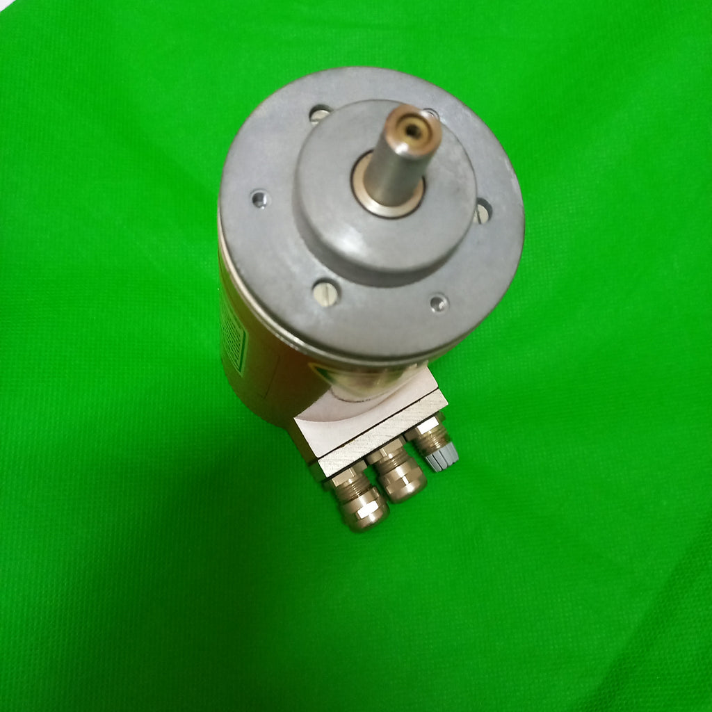Top mounting flange view : HE65M Encoder Interbus - SGray
4096x4096  Art. Number; 2050059
Version-V001 , Output stage RS422, Options VR-Engang , Voltage 11-27+-10degrees