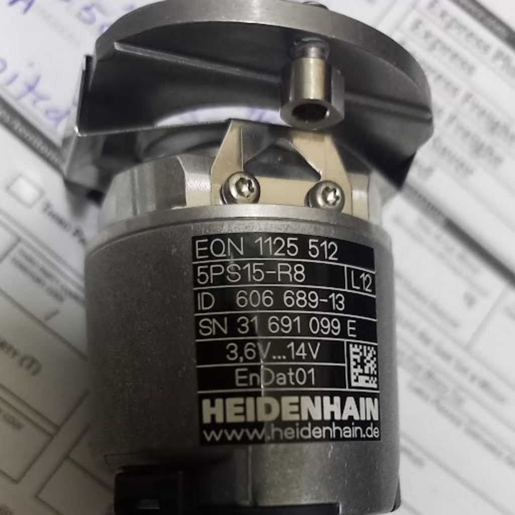 Front view with specification sticker and  mounting flange of EQN 1125 512 5PS15-R8, ID 606 689-13