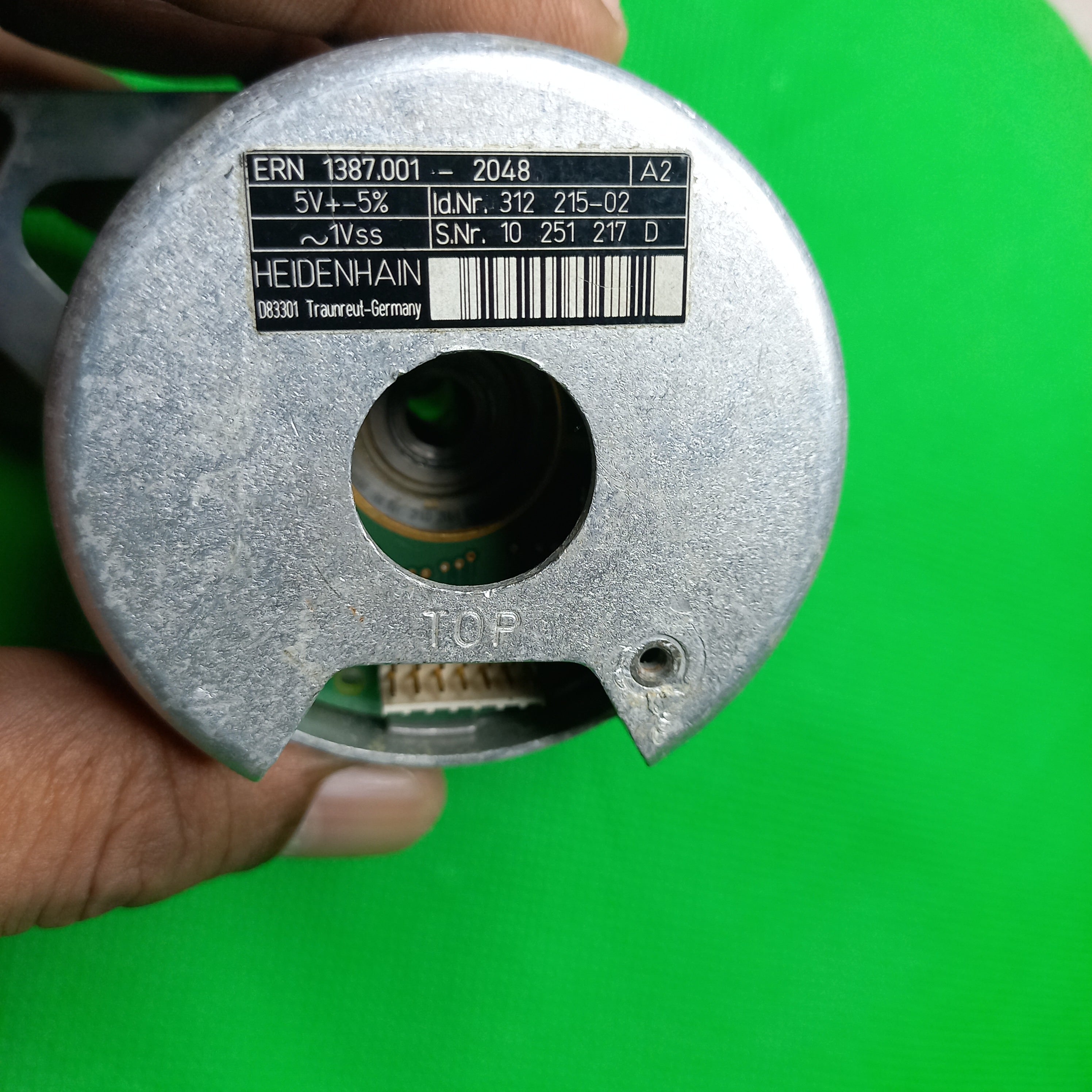 Heidenhain TAper shaft ERN1387 2048 rear view and connector 