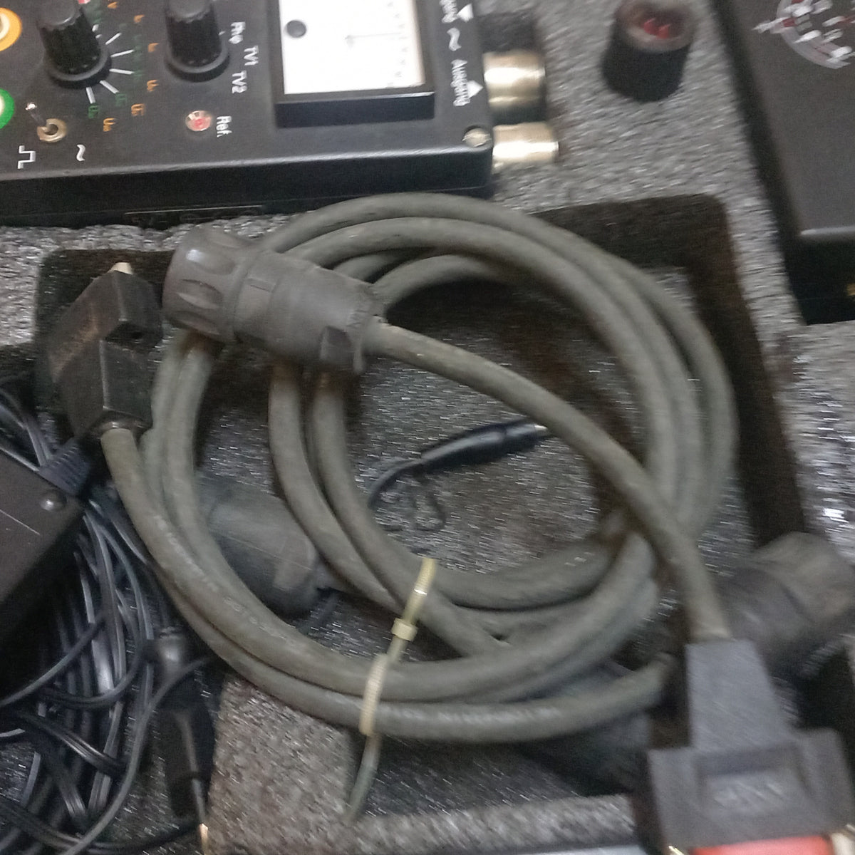 various cables included in the packag of PWM7 Diagnostic Tester 249 678 01 |, FST2 Short circuit Tester : 249 697 01 |,KST2 Short circuit Tester : 253 841 01

along with Power supply : PWM 7 : 255 770 01 in a, CASE. with Operating instructions