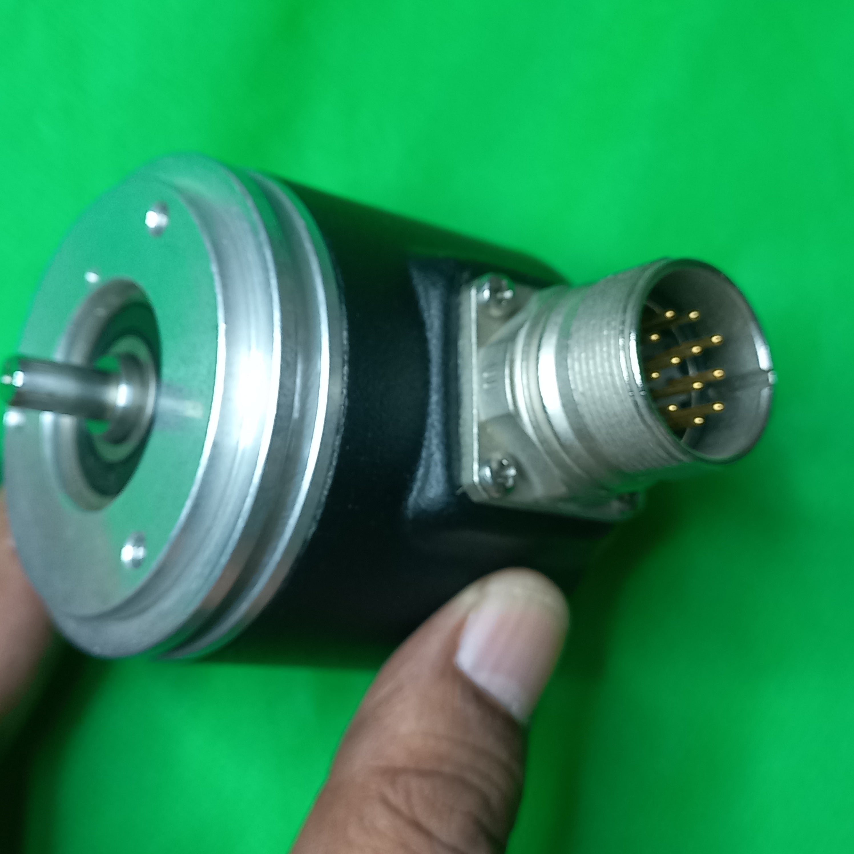 Heidenhain ROD426 10000 27S12-03 ID.Nr. 295 434-MS M23 , 6mm Synchro Flange, 5v+-10% TTL