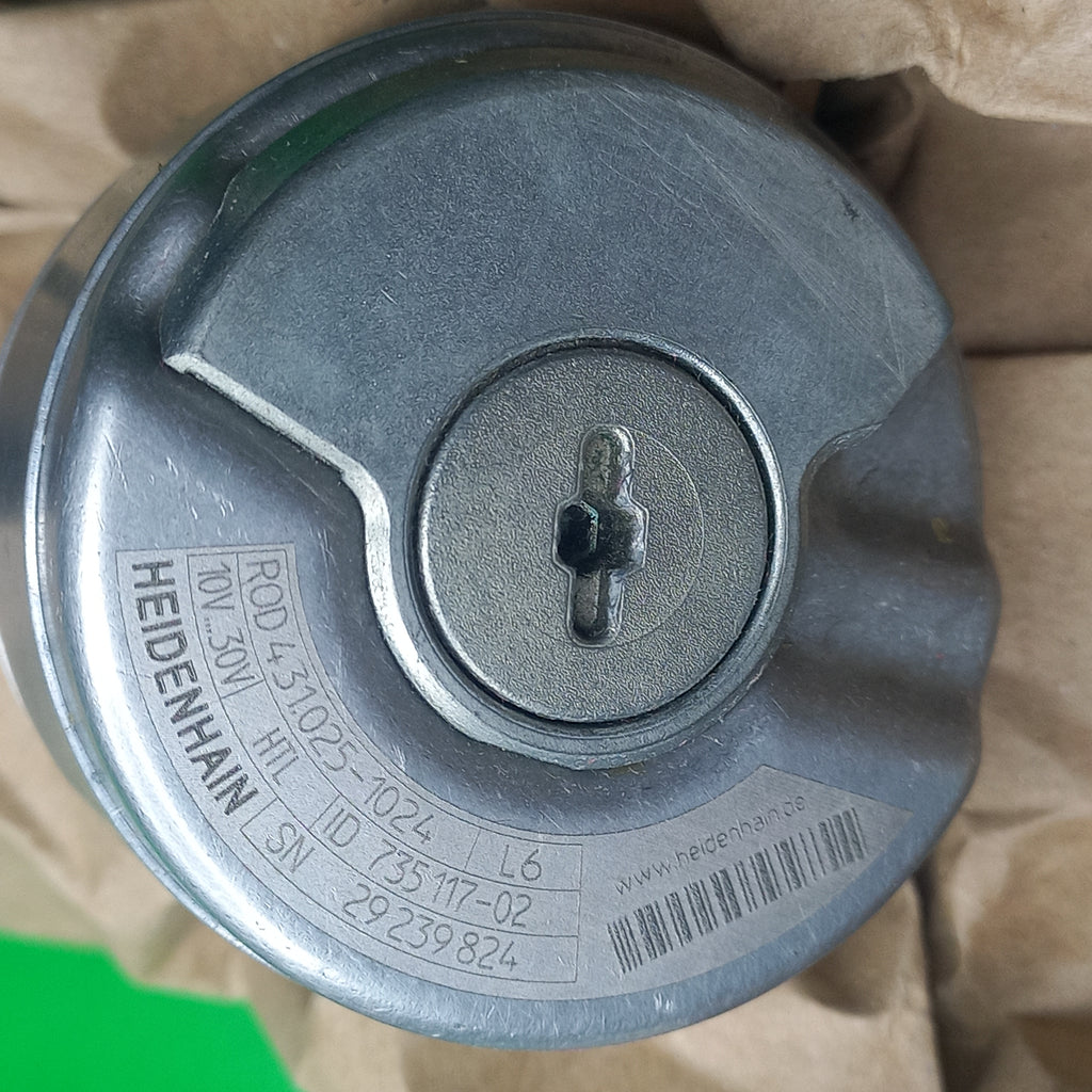 Incremental rotary encoder with self-bearing for mounting via stator coupling.
Number of lines: 1024.
Output signal: HTL
